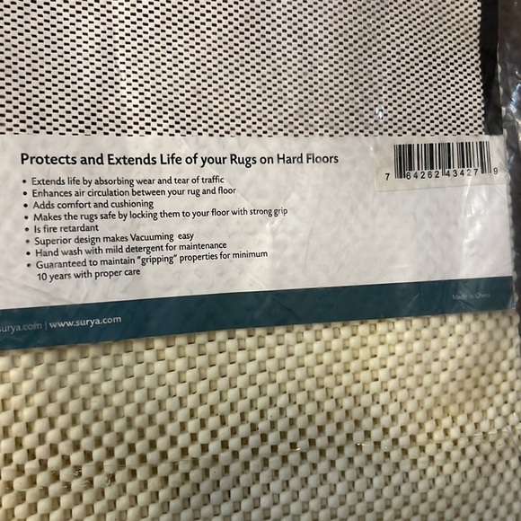 SURYA rug stopper support grip for indoor use on hard surfaces ivory 100% PVC - Picture 5 of 7